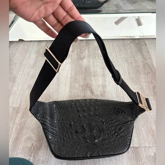 BRAHMIN BAG 🔥Black Croc Embossed Belt Bag - Picture 4 of 5